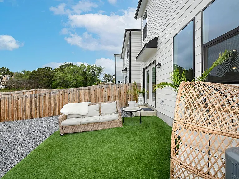 16011 Babcock Rd #13 — Photo 25