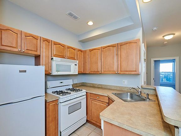5th image of 12 Humboldt Pl #1