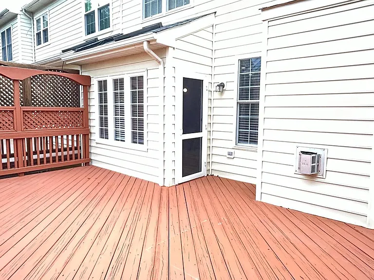 25937 Kirkwood Sq — Photo 24