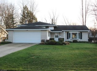 27011 Sweetbriar Dr, North Olmsted, OH 44070
