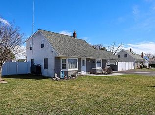 109 Loring Rd, Levittown, NY 11756