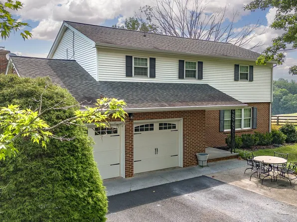 882 Davis Run, Buchanan, VA 24066