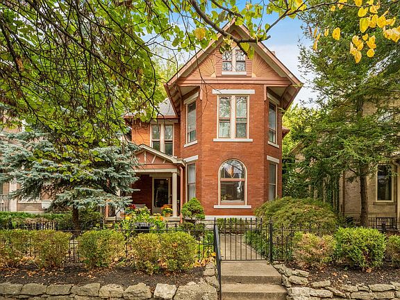 3rd image of 852 Neil Ave