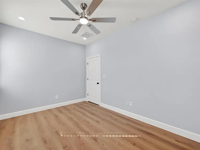 3344 Sanders St — Photo 46