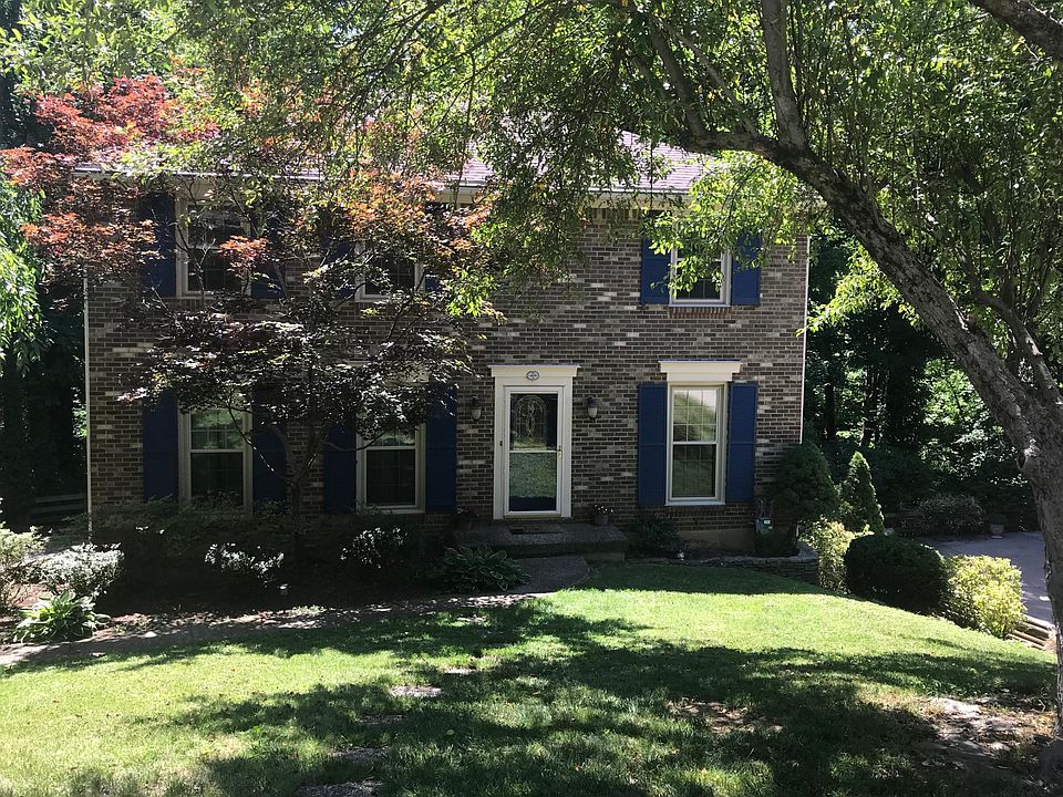 4 Bedroom 2.5 Bathroom on a Private Wooded Lot