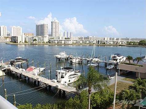4th image of 18081 Biscayne Blvd #4014