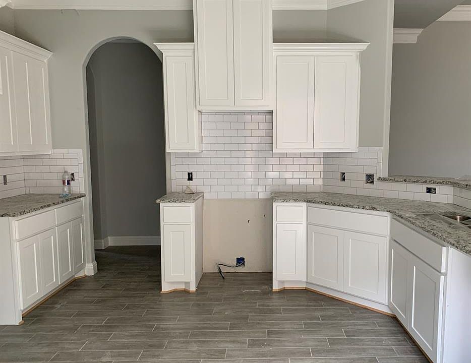 1st image of 307 Jacinth Ln