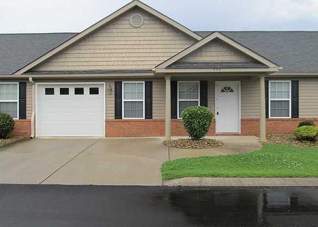 1st image of 902 Cedar Creek Dr