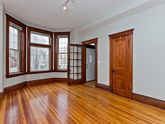 3rd image of 1249 N Greenview Ave APT 2
