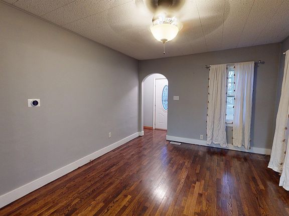 4th image of 3200 Forest Ave