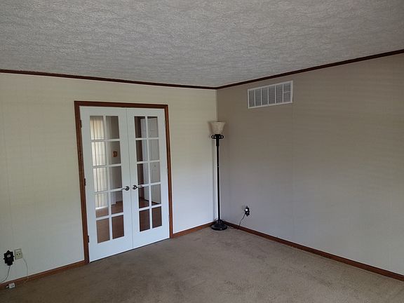 5th image of 1110 Woodmere Dr