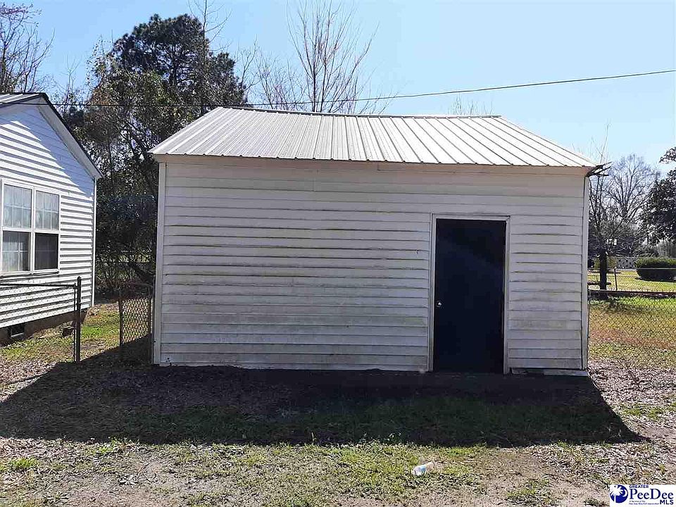 2nd image of 205 Moore St