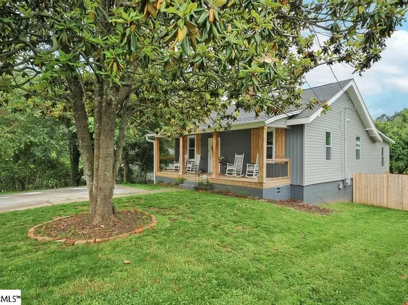 15 School St, Travelers Rest, SC 29690