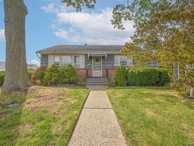 30 Bloomingdale Road, Hicksville, NY, 11801