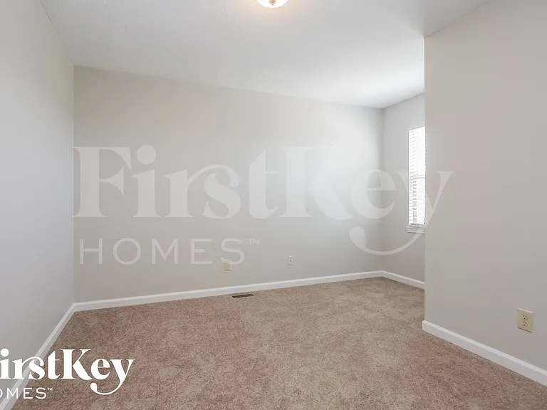 85 Westridge Blvd — Photo 11
