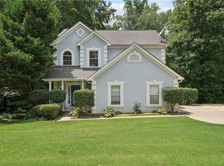 890 Walnut Creek Dr NW, Lilburn, GA 30047