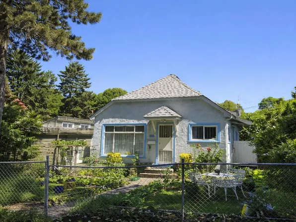 2719 Duke St, Vancouver, BC V5R 4S8
