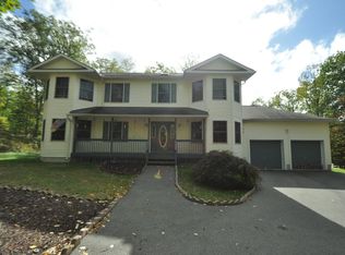 3118 Woodland Ct, Bushkill, PA 18324