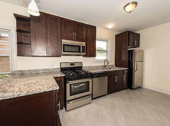 3rd image of 156 22nd Ave
