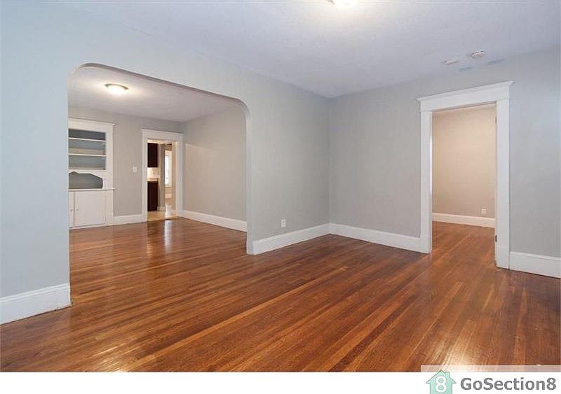 2nd image of 19 Leete St