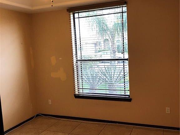 5th image of 2405 Arlington St