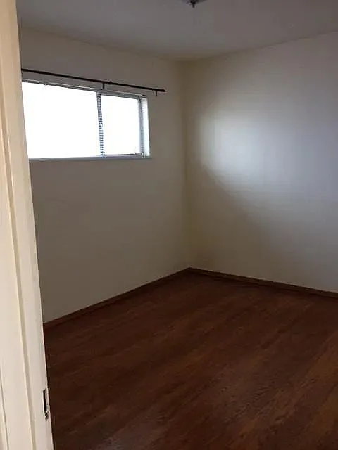Bright 1-Bedroom Apartment in Convenient Oakland Location Parking Available — Photo 3