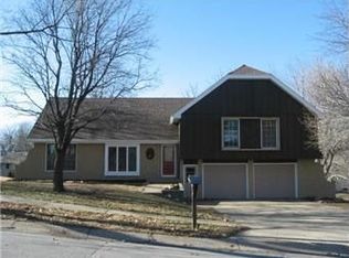7500 N Brooklyn Pl, Gladstone, MO 64118
