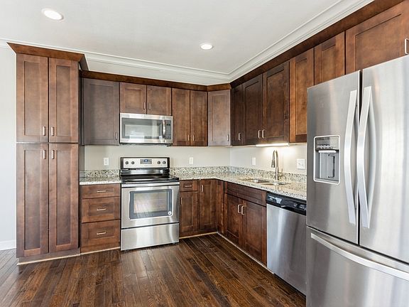 4th image of 15840 Valley View Dr