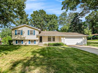 6094 Del Cano Dr SE, Grand Rapids, MI 49546