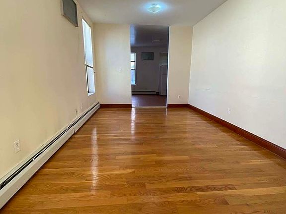 2nd image of 22-03 Astoria Blvd #3L
