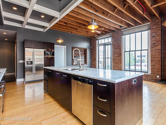4th image of 2334 S Michigan Ave #206