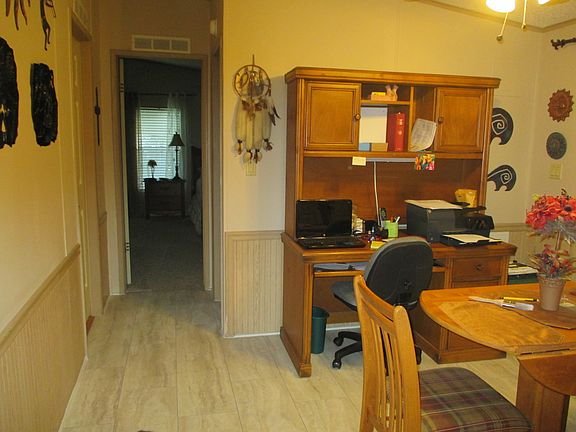 5th image of 895 Hyde Park Cir