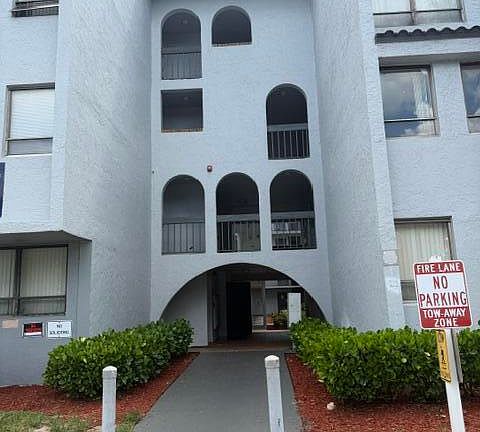 2nd image of 1750 N Congress Ave APT 207