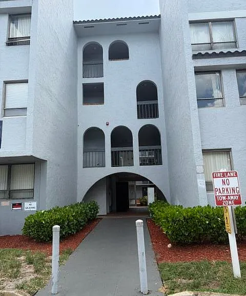 1750 N Congress Ave #207 — Photo 2
