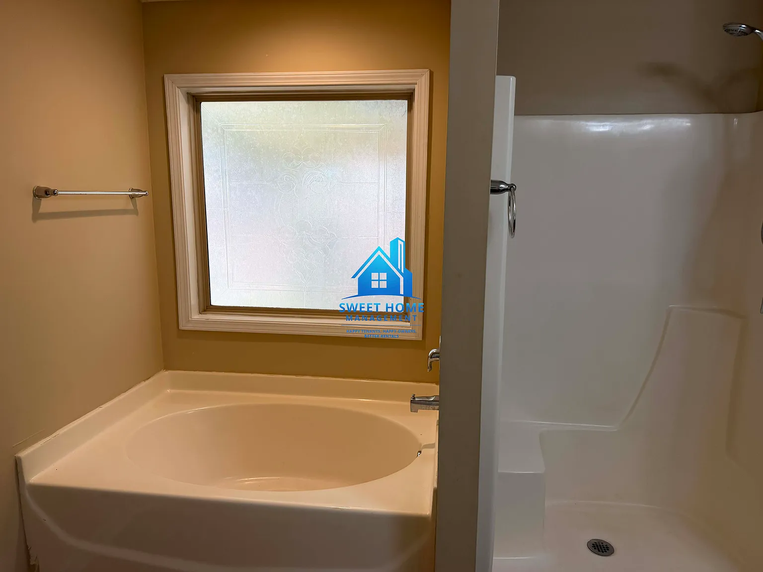 3 bed, 1900 sqft, $1,700 — Photo 2