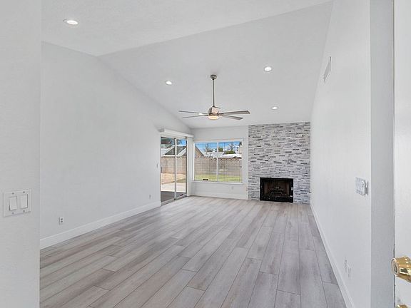 4th image of 7908 Westcliff Dr
