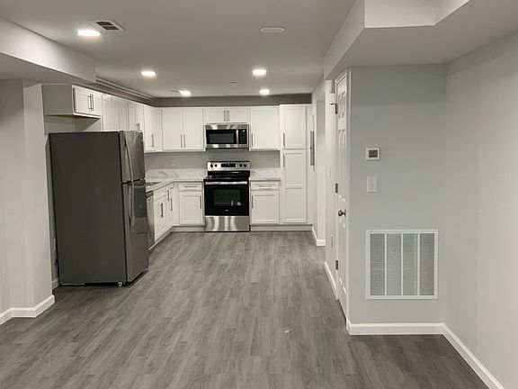 4th image of 3123 Lincoln Hwy E #5