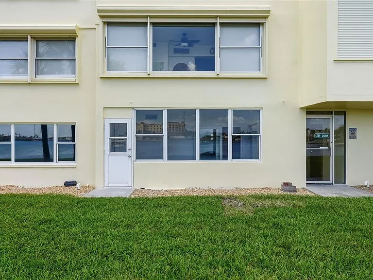 4775 Cove Cir #106 — Photo 30