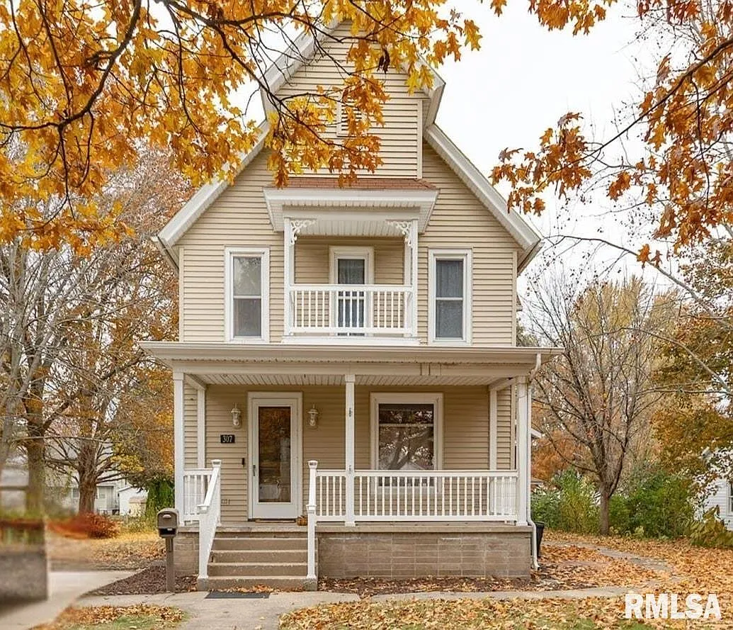 307 E Court St photo 1