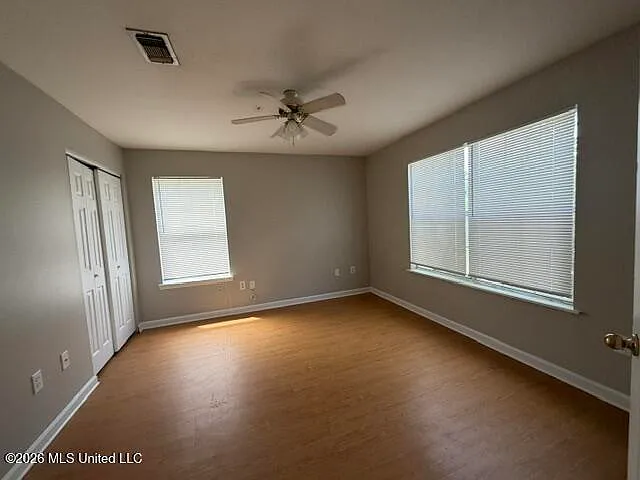 3 bed, 2.0 bath, 1250 sqft, $1,300 — Photo 3