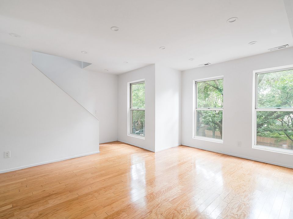 1st image of 151A Gates Ave #A