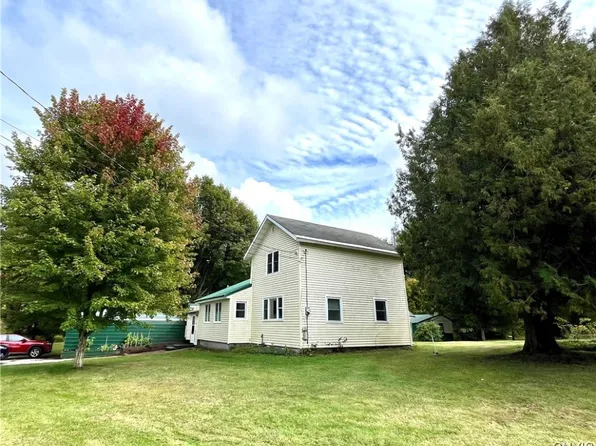 423 County Route 85, Fulton, NY 13069