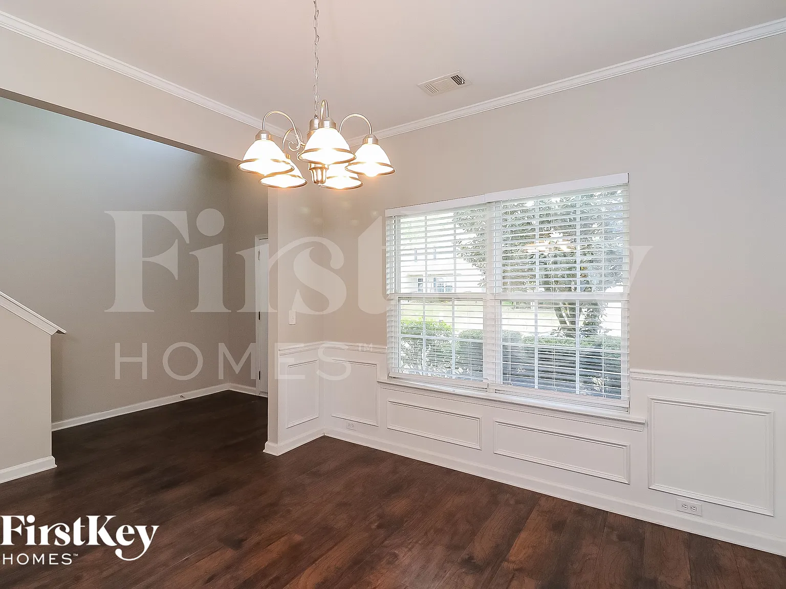 4 bed, 2.5 bath, 2286 sqft, $2,300 — Photo 4