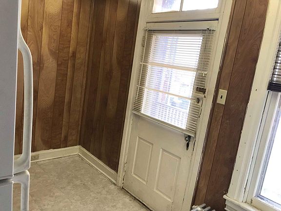 2nd image of 14 E Antietam St APT 2