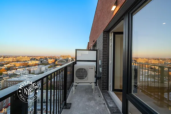 Rented by Carroll Development Leasing LLC | media 30