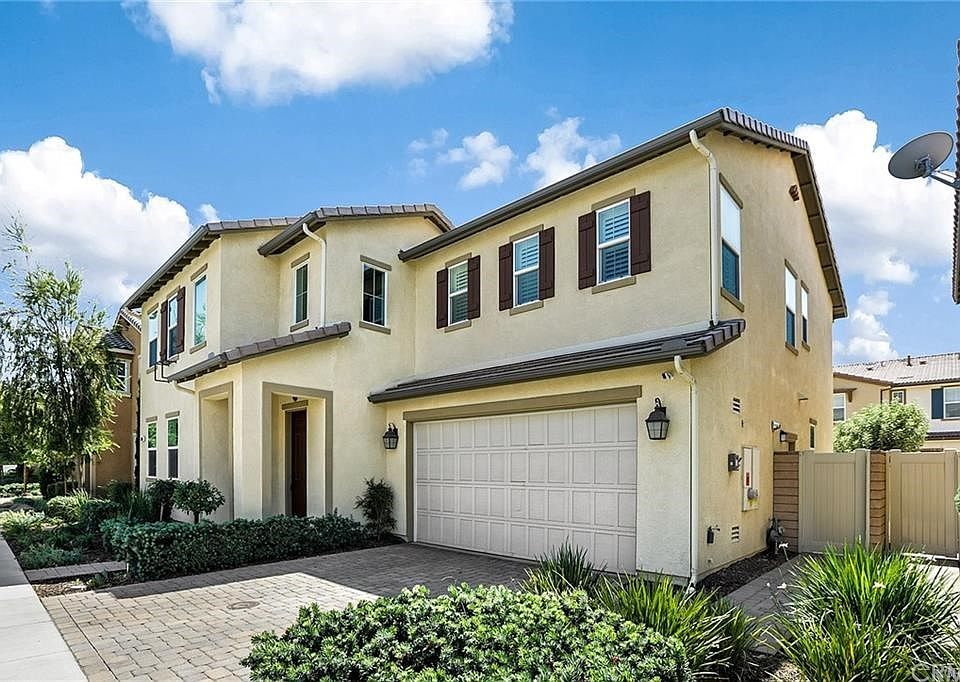 1st image of 3044 N Via Corvina
