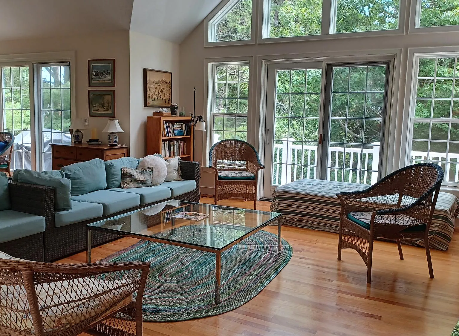 4 bed, 2.5 bath, 2044 sqft, $2,200 — Photo 4