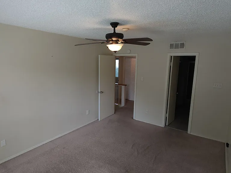 631 Cimarron Trl — Photo 95
