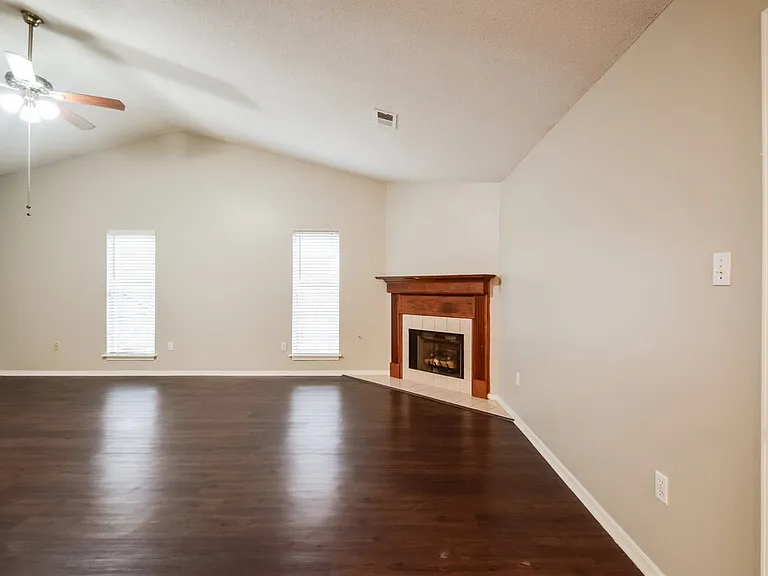 4255 Man Of War Dr — Photo 5