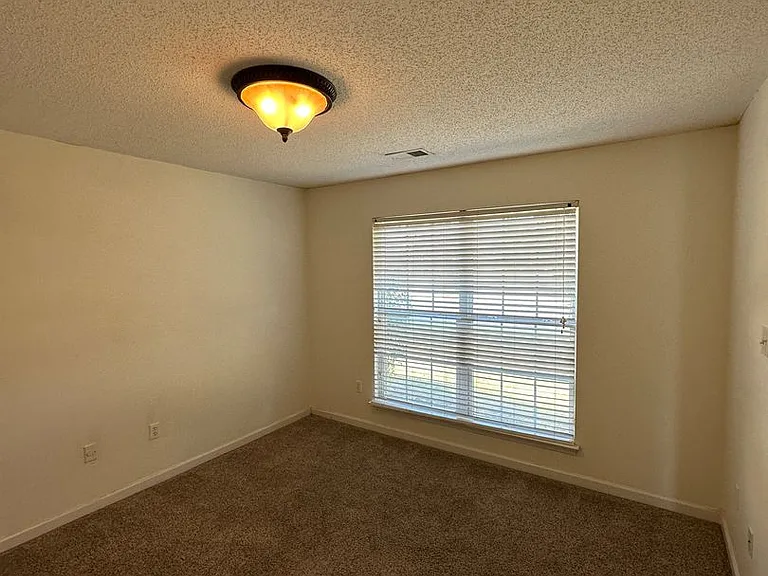 2525 Baird Dr — Photo 19